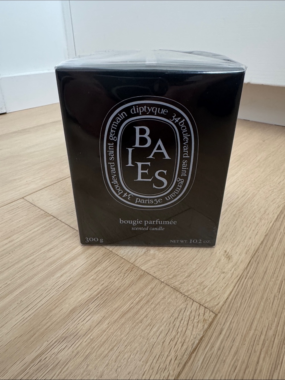 diptyque Baies Scented Candle - Black Packaging